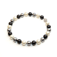 Load image into Gallery viewer, Shell Pearls In Black, White &amp; Silver Multicolor