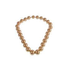 Load image into Gallery viewer, Shell Pearls In Champagne