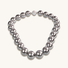 Load image into Gallery viewer, Shell Pearls In Platinum