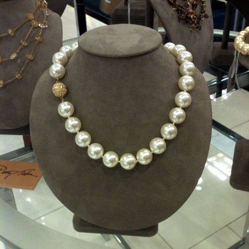 Shell Pearls In White
